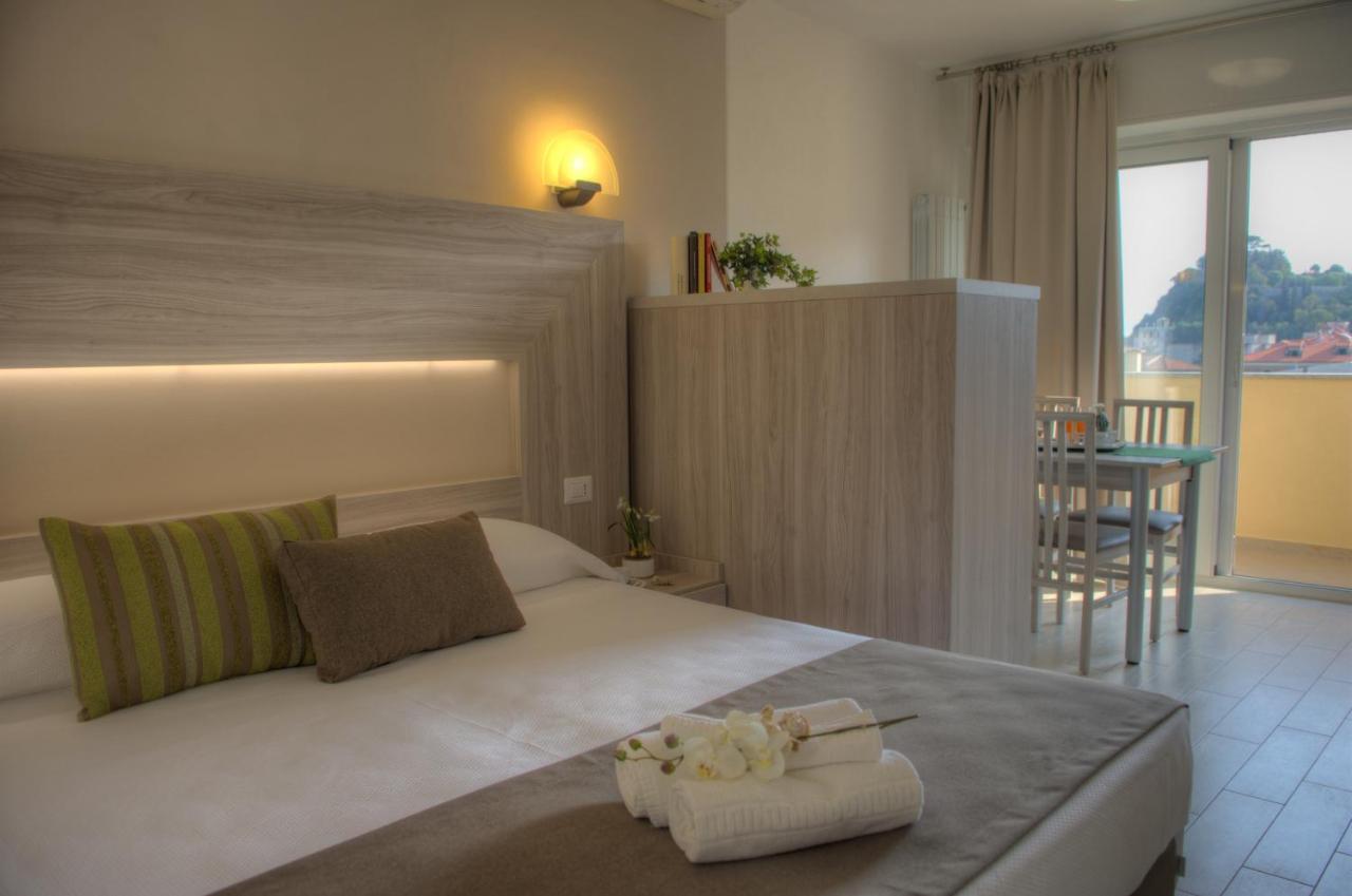 Hotel Residence La Palma Finale Ligure Esterno foto
