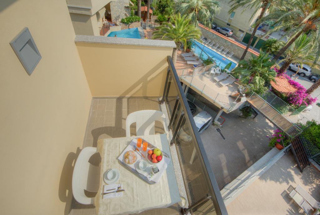 Hotel Residence La Palma Finale Ligure Esterno foto