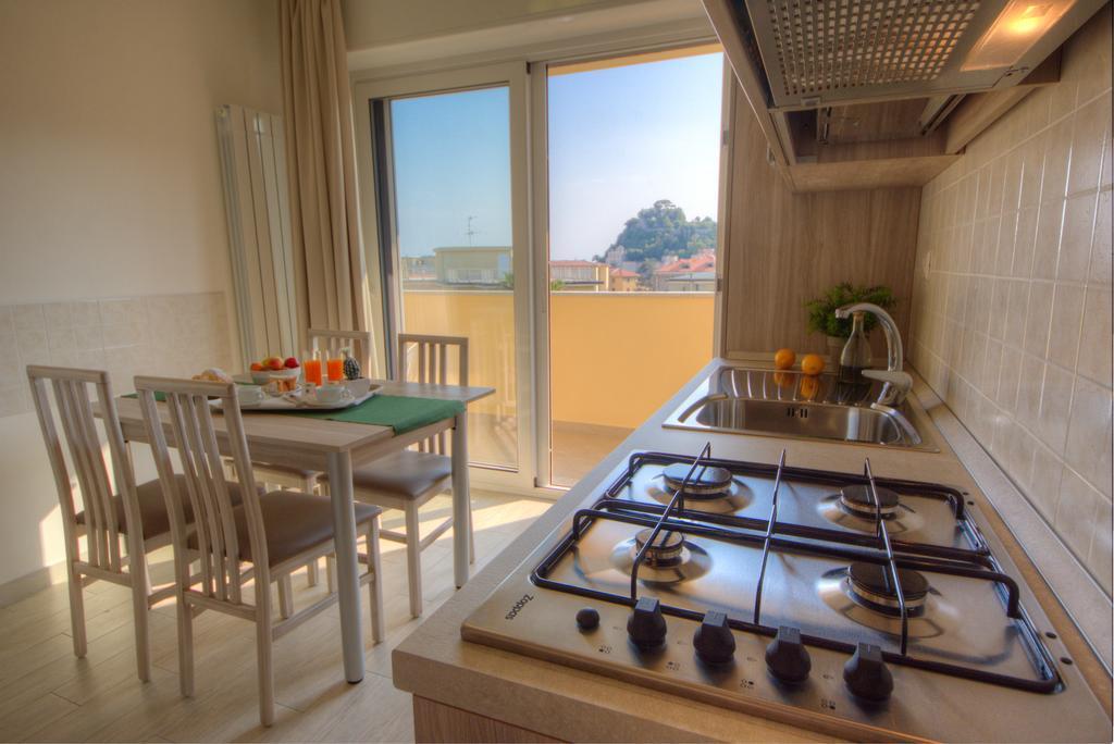 Hotel Residence La Palma Finale Ligure Esterno foto
