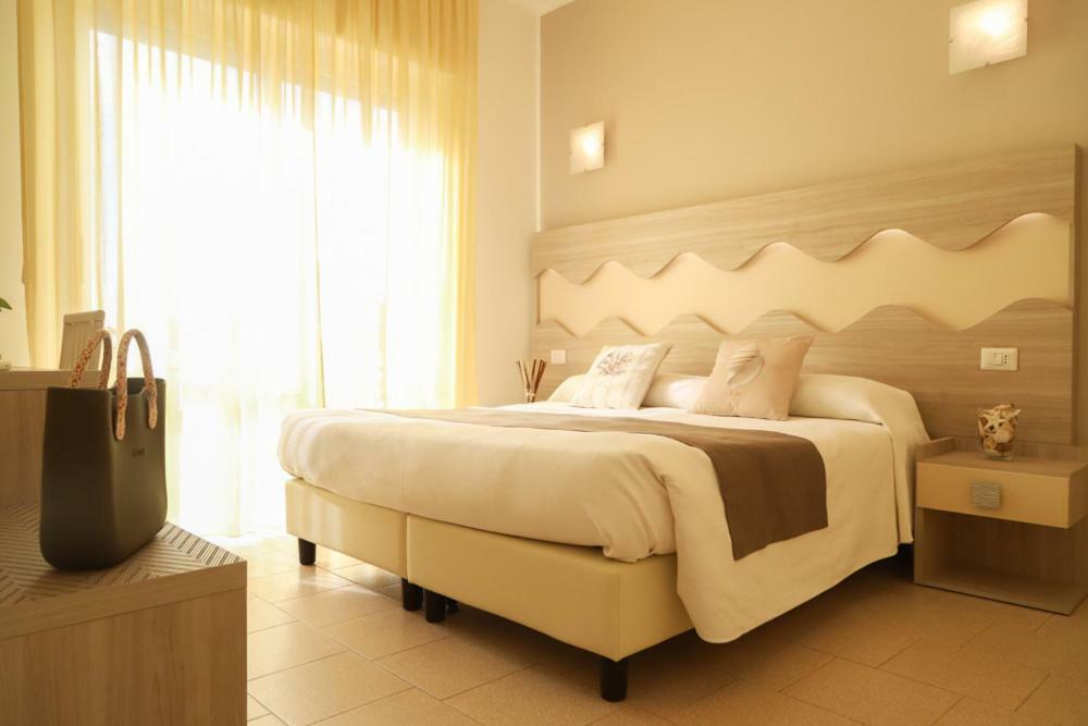 Hotel Residence La Palma Finale Ligure Esterno foto