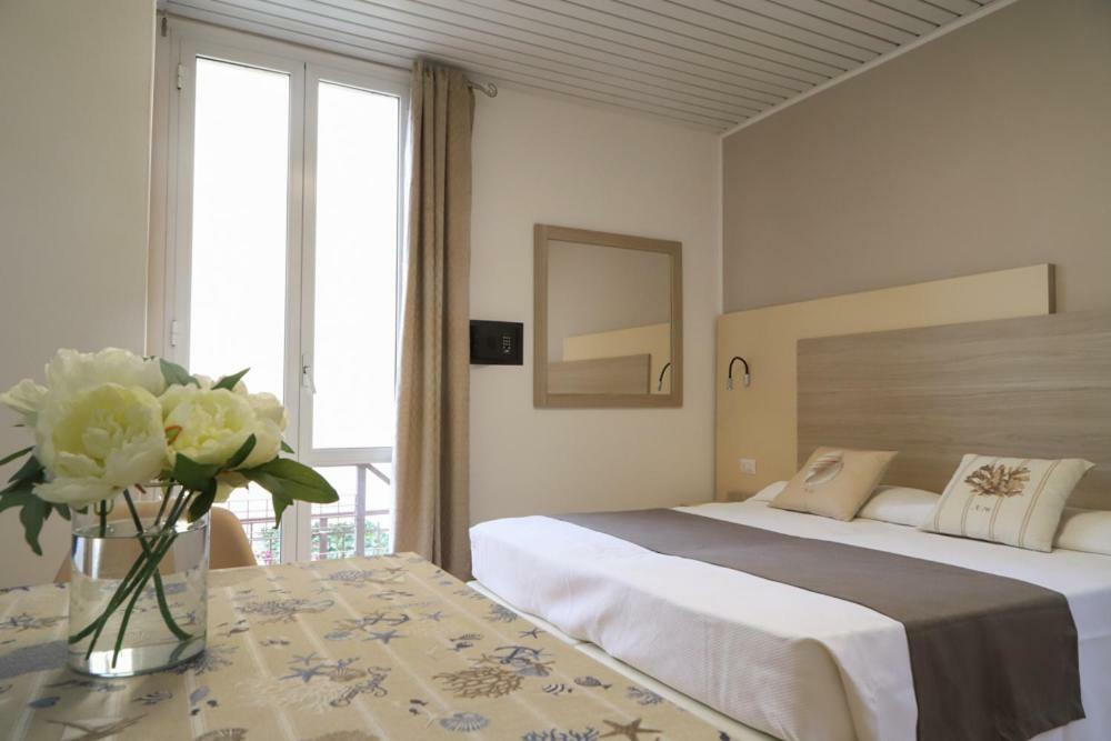 Hotel Residence La Palma Finale Ligure Esterno foto